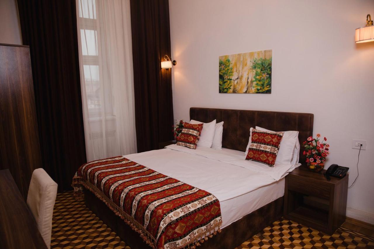 Malakhan hotel Bakoe Buitenkant foto