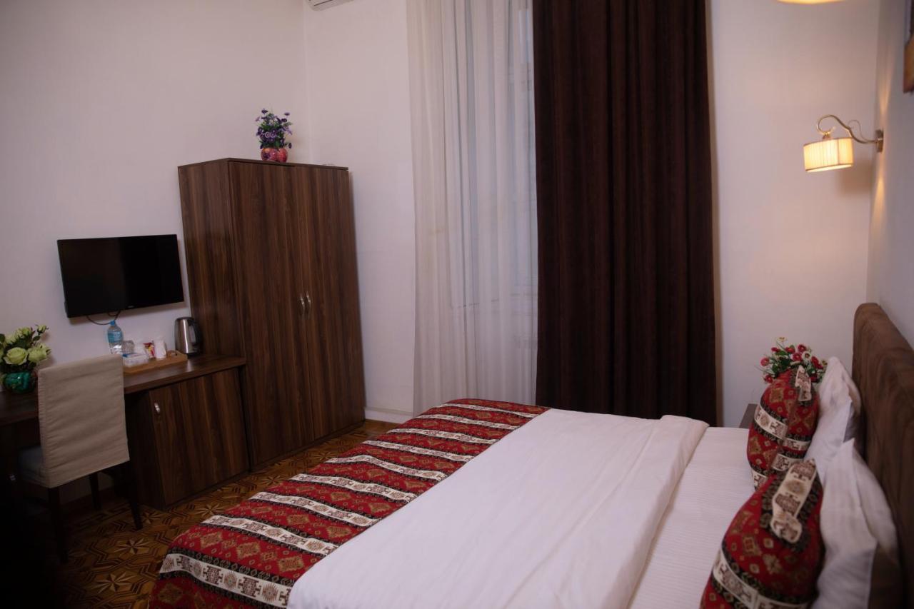 Malakhan hotel Bakoe Buitenkant foto