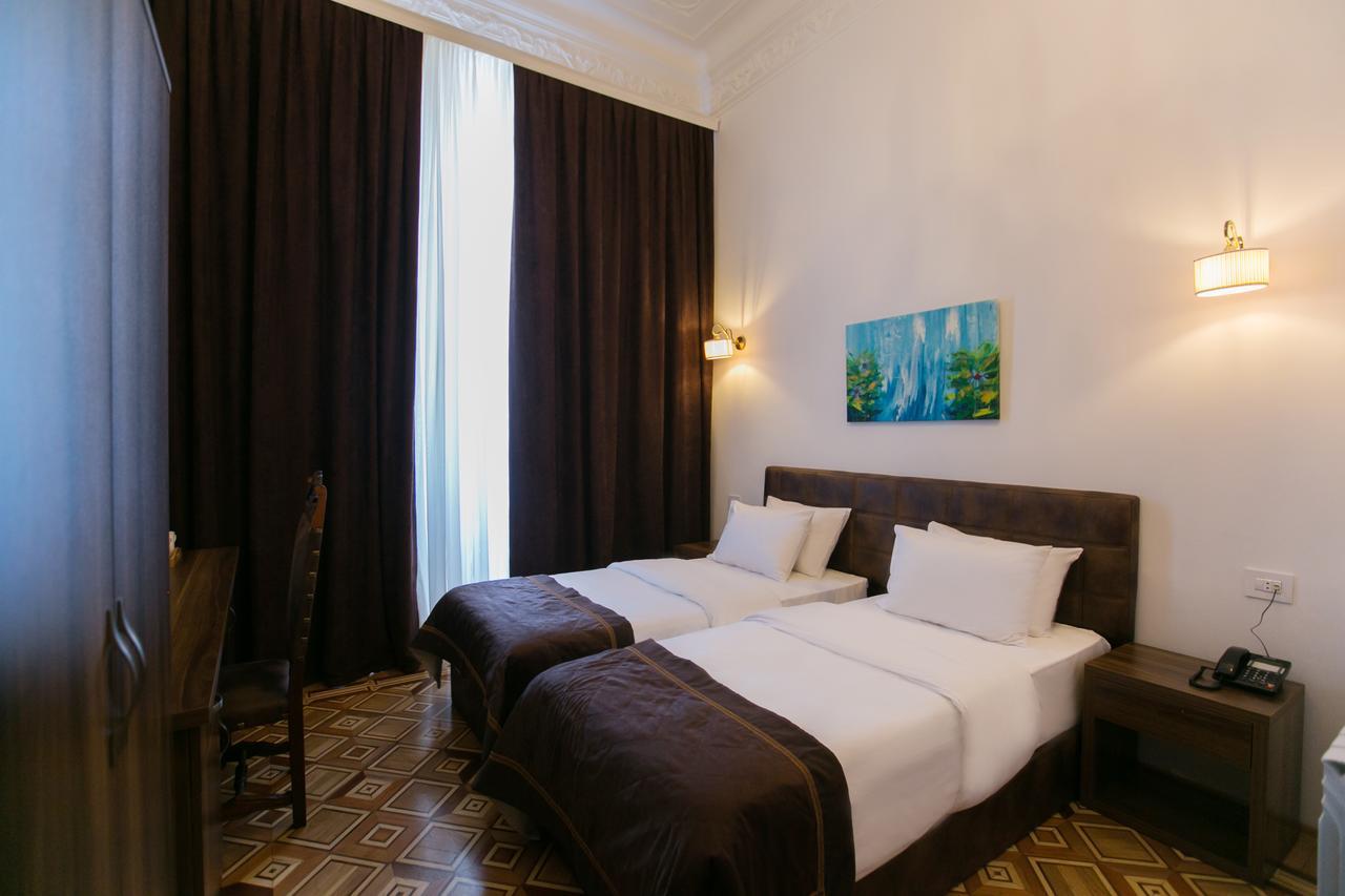 Malakhan hotel Bakoe Buitenkant foto