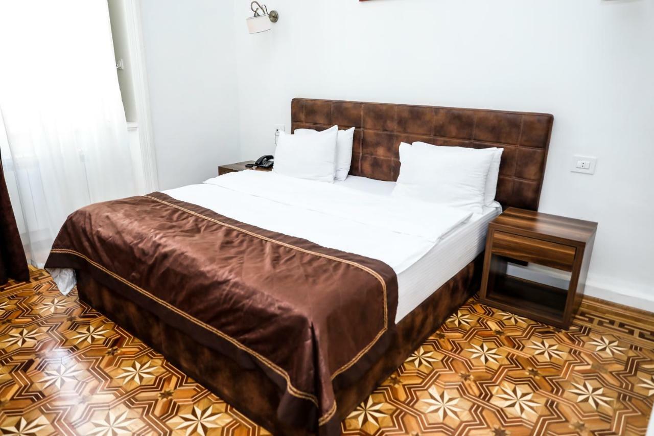 Malakhan hotel Bakoe Buitenkant foto